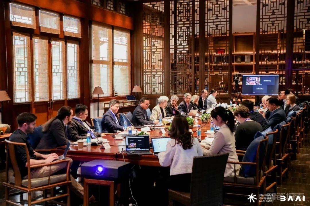 Hinton、Bengio等联合中国专家达成AI安全共识：AI系统不应违反红线